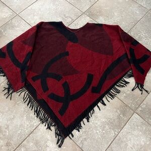 Wool poncho red and black